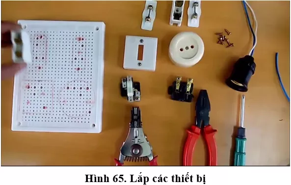 Lý thuyết Công nghệ 9 Bài 9: Thực hành: Lắp mạch điện hai công tắc ba cực điều khiển một đèn (hay, chi tiết) Ly Thuyet Thuc Hanh Lap Mach Dien Hai Cong Tac Ba Cuc Dieu Khien Mot Den 8