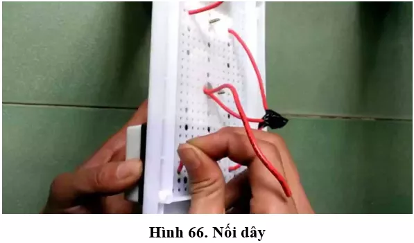 Lý thuyết Công nghệ 9 Bài 9: Thực hành: Lắp mạch điện hai công tắc ba cực điều khiển một đèn (hay, chi tiết) Ly Thuyet Thuc Hanh Lap Mach Dien Hai Cong Tac Ba Cuc Dieu Khien Mot Den 9