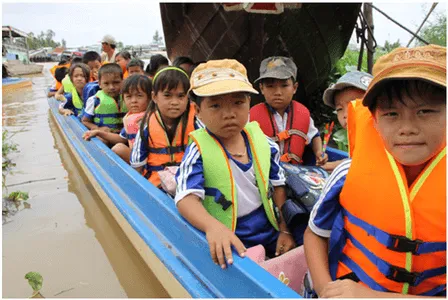 Lý thuyết GDQP 10 Cánh diều Bài 4: Phòng, chống vi phạm pháp luật về trật tự, an toàn giao thông (ảnh 4) Ly Thuyet Bai 4 Phong Chong Vi Pham Phap Luat Ve Trat Tu 157171