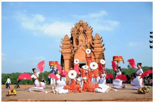 Soạn bài Lễ hội dân gian đặc sắc của dân tộc Chăm ở Ninh Thuận | Ngắn nhất Soạn văn 10 Cánh diều Le Hoi Dan Gian Dac Sac Cua Dan Toc Cham