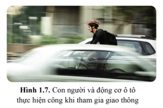 So sánh công của người đạp xe và động cơ ô tô trong trường hợp ở hình 1.7 Cau Hoi 6 Trang 83 Vat Li 10
