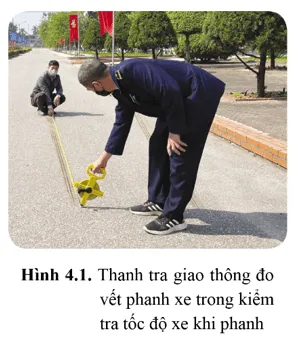 Để điều tra các vụ tai nạn giao thông đường bộ, có thể sử dụng nhiều phương pháp khác nhau Mo Dau Trang 32 Vat Li 10