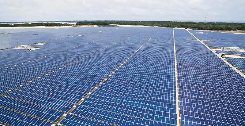 Hiệu suất của nhà máy điện dùng năng lượng mặt trời không bằng 1/3 hiệu suất của nhà máy Cau Hoi 2 Trang 108 Vat Li 10 132349